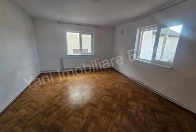 Spațiu comercial, de 320 mp, în Central - 16