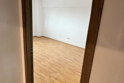 Apartament cu 2 camere decomandat în Noua
