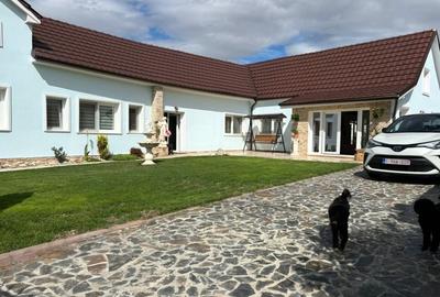 Casă cu 4 camere în Central