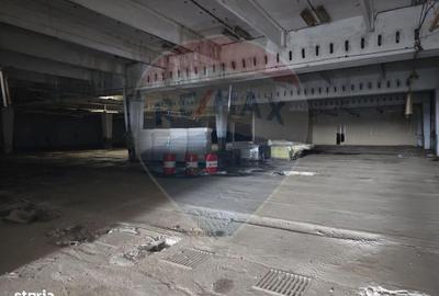Spațiu comercial, de 10,000 mp, în Nord - 12