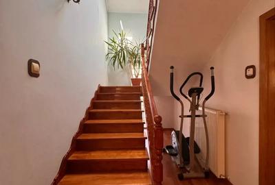 Casă cu 4 camere în Zăvoi - 2