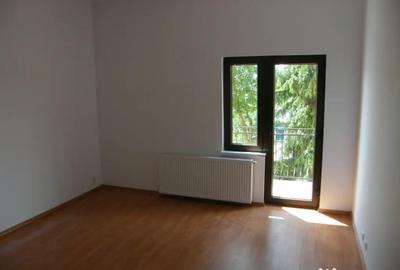 Casă cu 4 camere în Central - 8