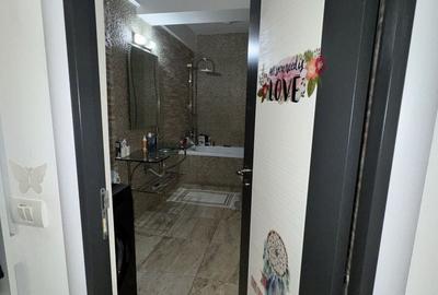 Apartament cu 3 camere decomandat, mobilat în Energia - 21
