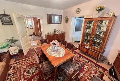 Casă cu 5 camere în Ghirodei