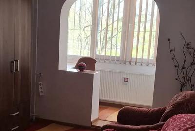 Inchiriez apartament 2 camere Zona Lipovei, proprietar - 5