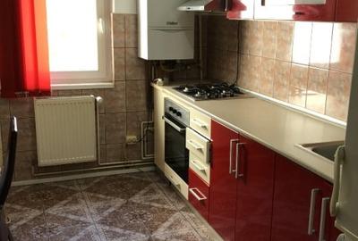 Apartament cu 3 camere semidecomandat în Turnișor