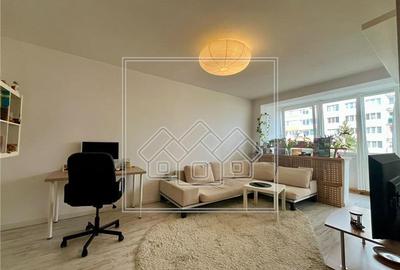 Apartament cu 2 camere decomandat în Aeroport