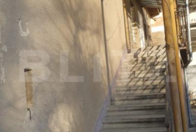 Casă cu 5 camere cu Teren 540 Mp în Semicentral - 1