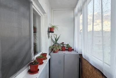 Apartament cu 3 camere decomandat în Titan - 10
