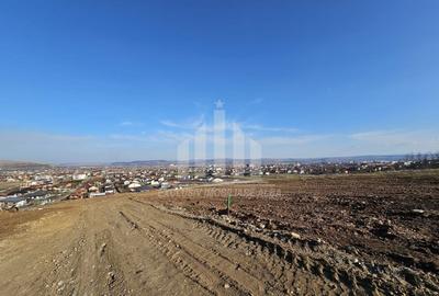 Teren Construcții intravilan de 660 mp, în Est - 2