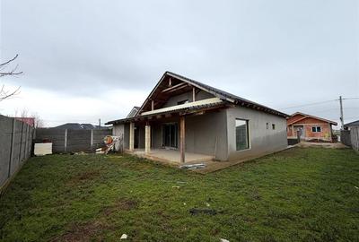 Casă cu 4 camere cu Canalizare în Sântandrei - 3