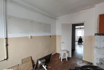 Apartament cu 3 camere decomandat în Central - 8
