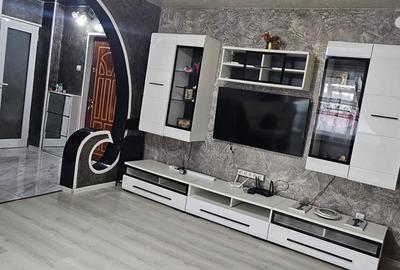 Apartament cu 3 camere semidecomandat în Micro 17 - 2