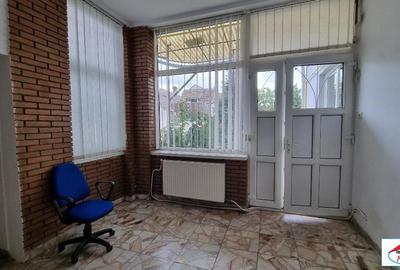 Casă cu 7 camere cu Canalizare în Semicentral - 5