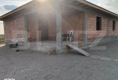 Casă cu 4 camere cu Teren 600 Mp în Botiz - 4