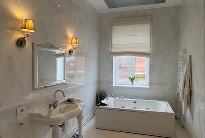 Apartament cu 3 camere decomandat în Exterior Vest - 2