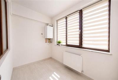 Apartament cu 3 camere decomandat în Tractorul - 9