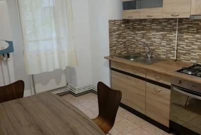Apartament cu 2 camere decomandat în Nicolina