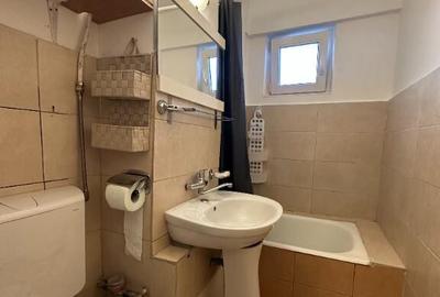 Garsonieră decomandată în Malu Roșu