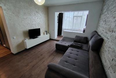 Apartament cu 3 camere semidecomandat în Podu Roș - 1