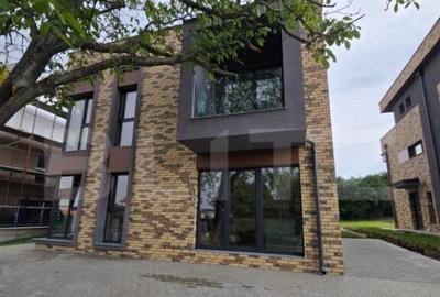 Apartament la vila in Faget langa statie de bus si market la