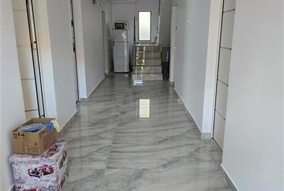 Casă individuală cu 10 camere cu Canalizare în Central - 1