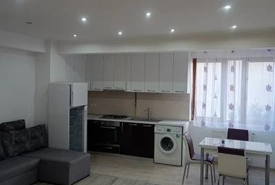 Apartament cu 3 camere decomandat, mobilat în Energia