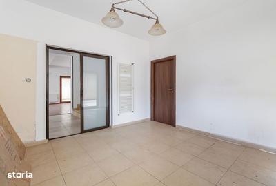 Casă cu 4 camere în Dudu