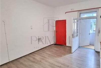 Garsonieră decomandată în Sinaia - 3