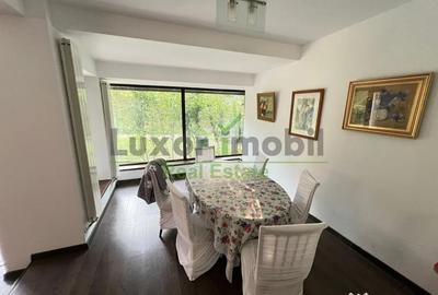 Casă cu 8 camere cu Teren 800 Mp în Bucium - 2