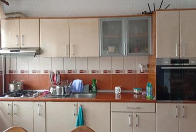 Casa cu 2 intrari zona 9 Mai | Parter comercial + etaj locuin?a | Mansarda - 3