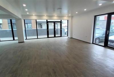 Spatiu 100 mp,ideal cabinete medicale,3 cai de acces,curent trifazic,Tractorul,B - 11