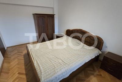 Apartament de inchiriat Central 3 camere balcon etaj intermediar - 14