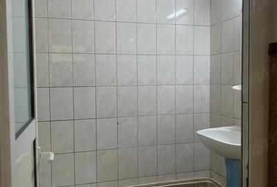 Spațiu comercial, de 44 mp, în Văcăresti - 2