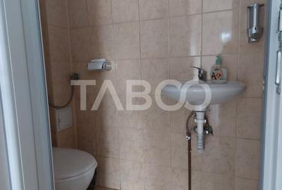 Cabinet medical de vanzare 3 camere 50 mp mobilat central Cisnadie - 8