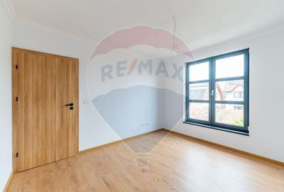 Apartament cu terasa si 2 parcari - Complex nou central - 10