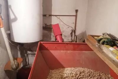 Casă cu 3 camere cu Teren 190 Mp în Central - 2