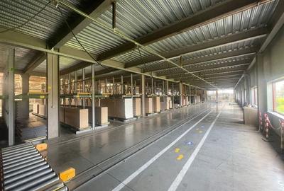 Spațiu comercial, de 1,500 mp, în Central - 8