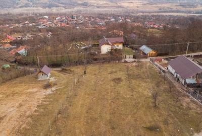 Teren cu suprafața de 5100mp amplasat într-o zonă superbă de munte - 5