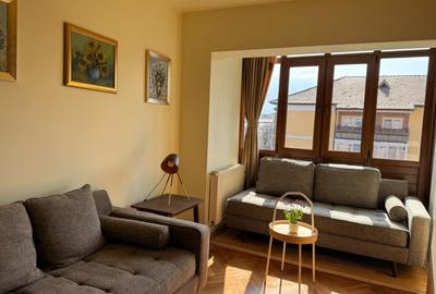 Apartament cu 3 camere decomandat, mobilat în Central