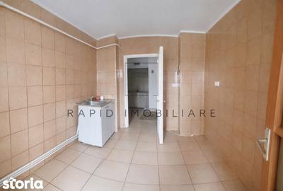 Apartament cu 3 camere decomandat în Micro 21 - 9