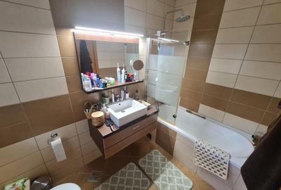 Duplex cu 4 camere cu Canalizare în Central - 17