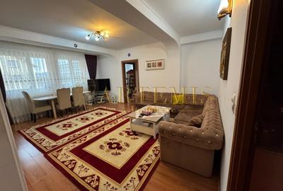 Apartament 4 camere , decomandat , zona Independentei