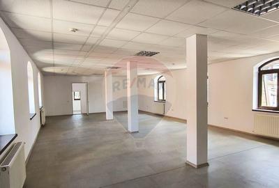 Spa?iu comercial de inchiriat in Piata Agroalimentara di... - 6