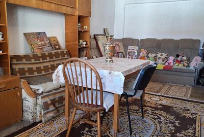 Apartament cu 3 camere decomandat în 1 Mai - 9