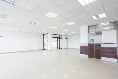 Spațiu comercial, de 250 mp, în Ferdinand