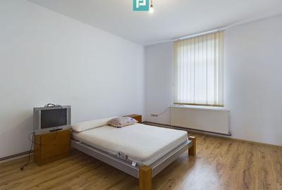 Casă cu 5 camere cu Teren 1901 Mp în Cărpiniș - 2