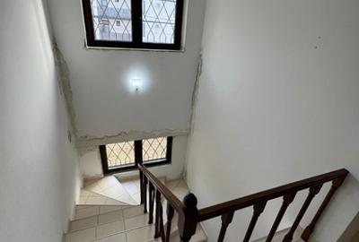 Casă cu 8 camere cu Teren 500 Mp în Central - 11