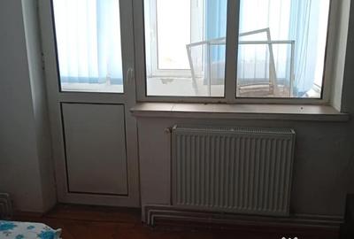 Apartament cu 4 camere semidecomandat în Central - 1