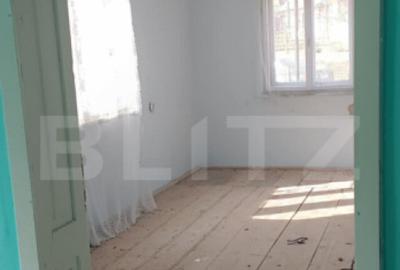 Casă cu 3 camere cu Teren 1900 Mp în Central